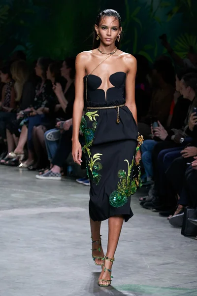 Look 54